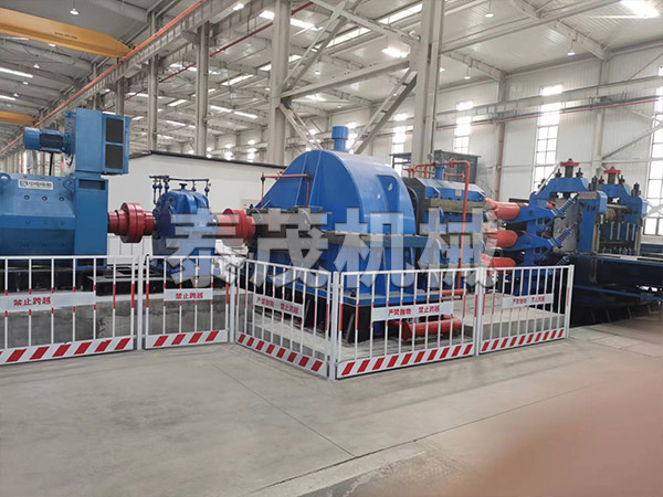 軋鋼機(jī)使用現(xiàn)場(chǎng)